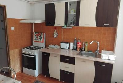 Apartament cu 3 camere semidecomandat în Central - 3
