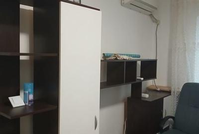 Garsonieră în Titan - 2