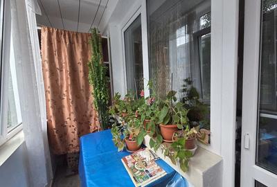 Apartament cu 3 camere semidecomandat în Micro 17 - 2