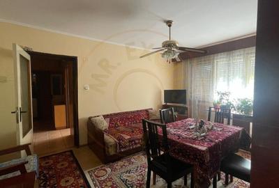 De vanzare Apartament 3 camere Careiului - 2