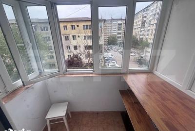 Apartament cu 3 camere decomandat în Micro 4 - 3