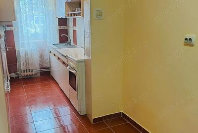 Apartament cu 3 camere semidecomandat în Central - 4