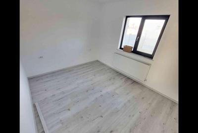 Casă cu 3 camere cu Teren 400 Mp în Letea Veche - 10