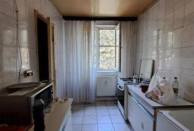 Apartament cu 3 camere semidecomandat în Berceni - 6