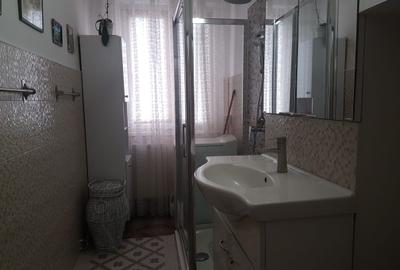 Apartament doua camere, decomandat, mobilat si utilat, sudic, liber, Piata Sud - 17