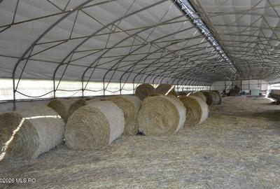 Bogati - Glimbocel, Ferma Zootehnica, Cladiri 1996 mp, Teren 4.89 ha - 6