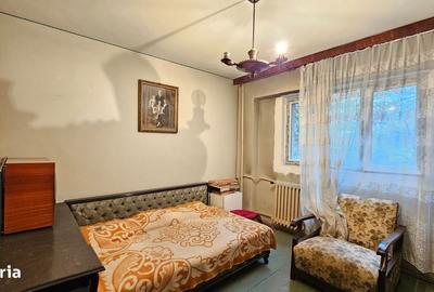 Apartament cu 4 camere semidecomandat în Iancului
