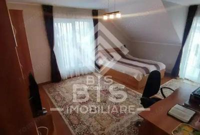 Casă cu 6 camere cu Teren 700 Mp în Est - 2