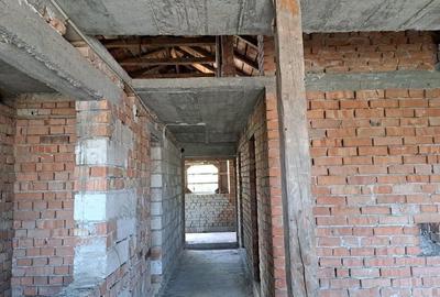 Casă cu 9 camere cu Teren 2375 Mp în Central - 15