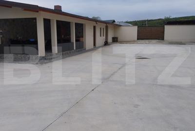 Casă cu 5 camere cu Teren 873 Mp în Central - 1