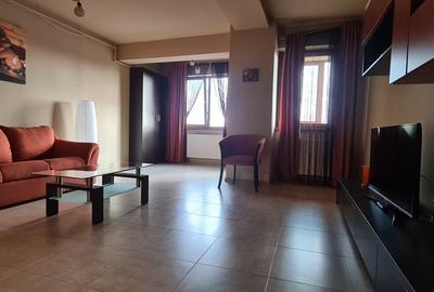 Apartament cu 2 camere decomandat în City Park Mall