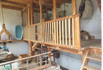 Casă cu 2 camere cu Teren 1000 Mp în Florești - 1