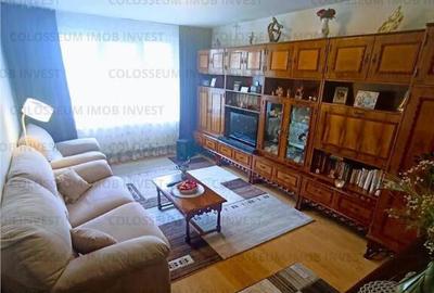 Apartament cu 3 camere, decomandat - zona Tractorul