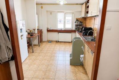 Apartament cu 5 camere decomandat, mobilat în Girocului - 1