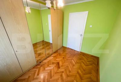 Apartament cu 4 camere semidecomandat în 22 Decembrie - 2