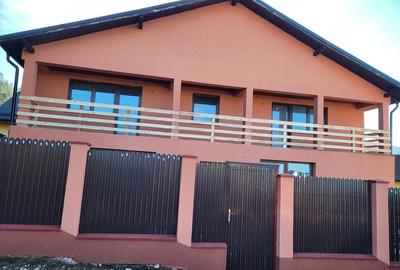 Casă cu 6 camere cu Teren 590 Mp în Bunloc