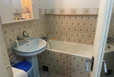 Apartament 3 camere , zona cartier Sud , decomandat, 54 mp - 8