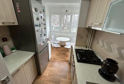 Apartament cu 3 camere decomandat, mobilat în Titan - 9