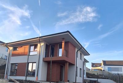 Casă cu 4 camere în Dezmir - 3