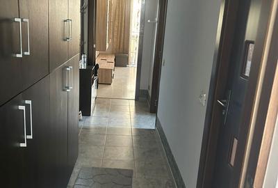 Apartament cu 2 camere în Apărătorii Patriei