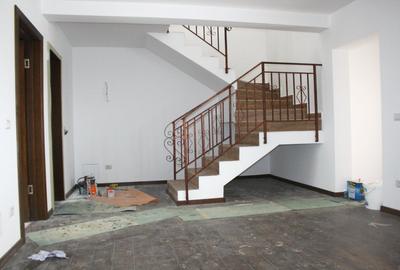Casă cu 3 camere în Cug