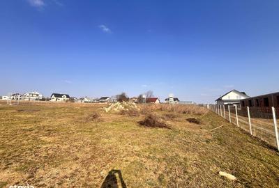 Teren de 4000 mp, în Central