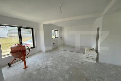 Casă cu 4 camere cu Teren 500 Mp în Central - 2