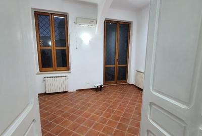 Unirii- proprietar, inhiriez duplex apartament 12 camere in vila, 360 mp - 2