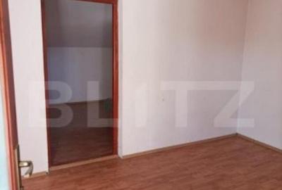 Casa de vanzare cu 5 camere - 8