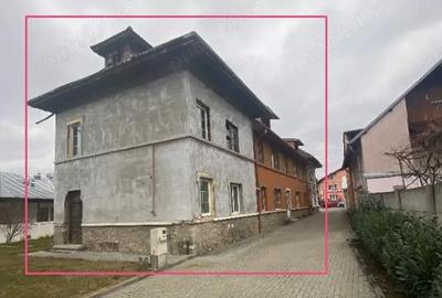 Casă cu 6 camere în Pucioasa - 1