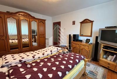 Casă individuală cu 8 camere cu Canalizare în Șagului - 3