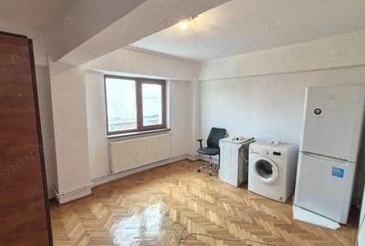 Vanzare apartament 3 camere, Bd. Ecaterina Teodoroiu - zona Casei de Cultura - 1