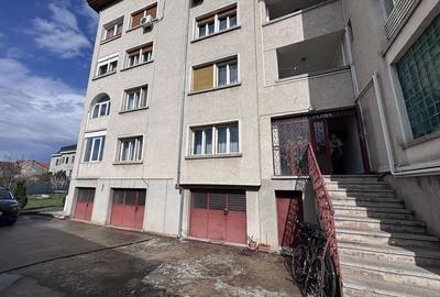 Apartament deosebit pe două nivele, într-o vilă elegantă - 37