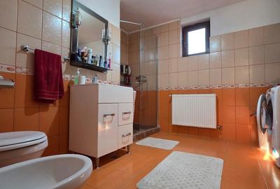 Casă cu 5 camere cu Teren 1270 Mp în Bogdănești - 4
