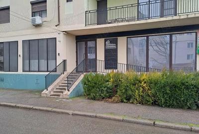 Spațiu comercial, de 120 mp, în Central - 3