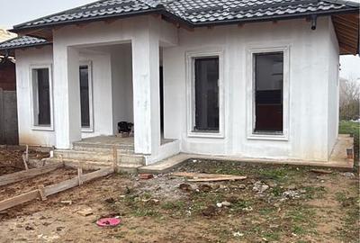 Casă cu 3 camere în Central