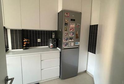 Apartament cu 3 camere decomandat în Km 5 - 5