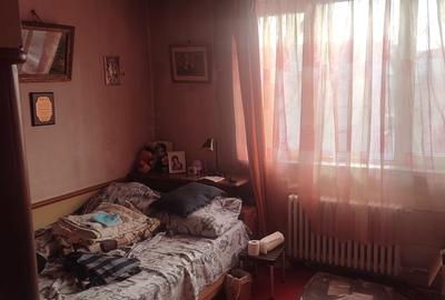 Apartament semidecomandat în Jiului