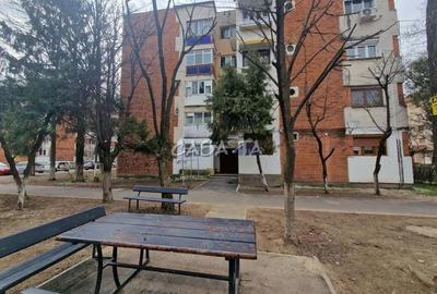 Apartament cu 4 camere decomandat în Central - 2