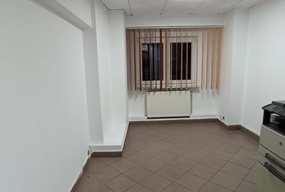 Apartament cu 3 camere decomandat în 13 Septembrie - 19