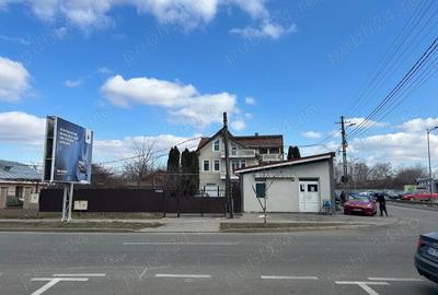 Imobil la col? de strada (Vila) Roman, Bd Republicii - 5