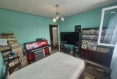 Apartament cu 2 camere semidecomandat în Micro I - 13