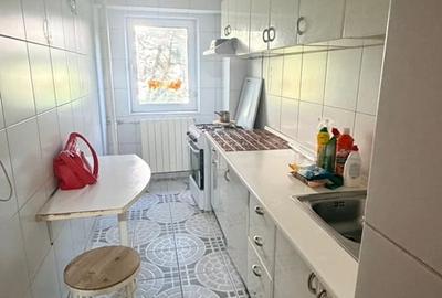 Garsonieră decomandată în Vitan