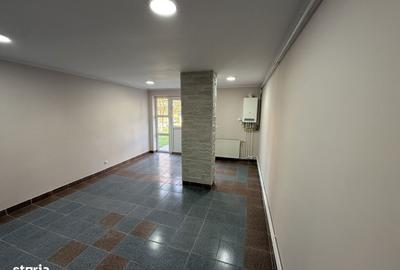 Spațiu comercial, de 30 mp, în Central - 4