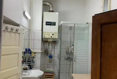 Vand casa situata central , str.L.Rebreanu , langa parcul din strand - 2