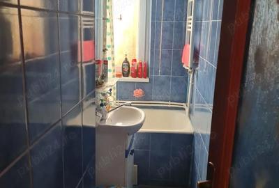 Apartament cu 3 camere semidecomandat în Micro 19 - 2