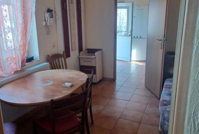 Apartament cu 3 camere semidecomandat în Horea - 2