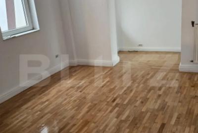 Casă cu 7 camere în Central - 14