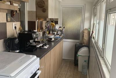 Apartament cu 3 camere în zona Răcădău, cod 8105 - 8