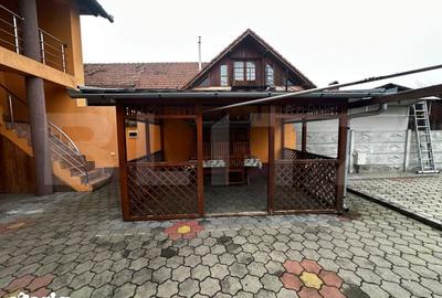 Casă cu 5 camere cu Teren 500 Mp în Central - 9